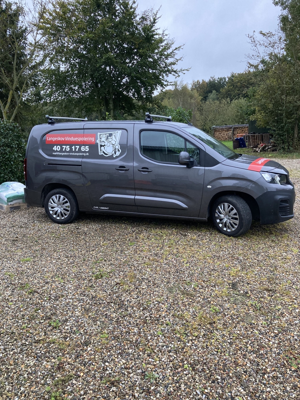 Langeskov Vinduespolering tilbyder vinduespudsning i Langeskov, Ørbæk, Nyborg og Kerteminde